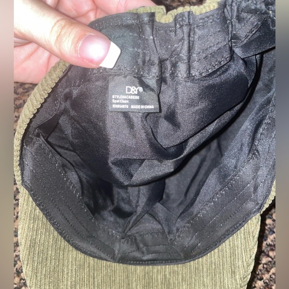 Green paper boy/conductor hat - Picture 4 of 4